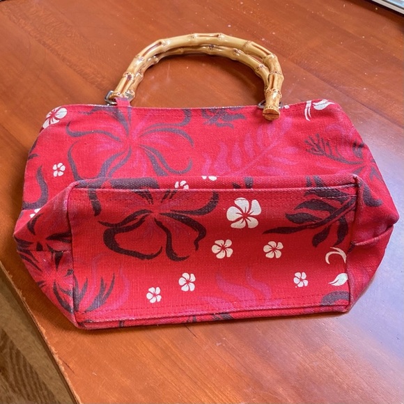 Kulo’ Ko Gear Hawaiian Handbag Bamboo Handles Red White Floral 9" x 8" x 4" - Picture 12 of 16